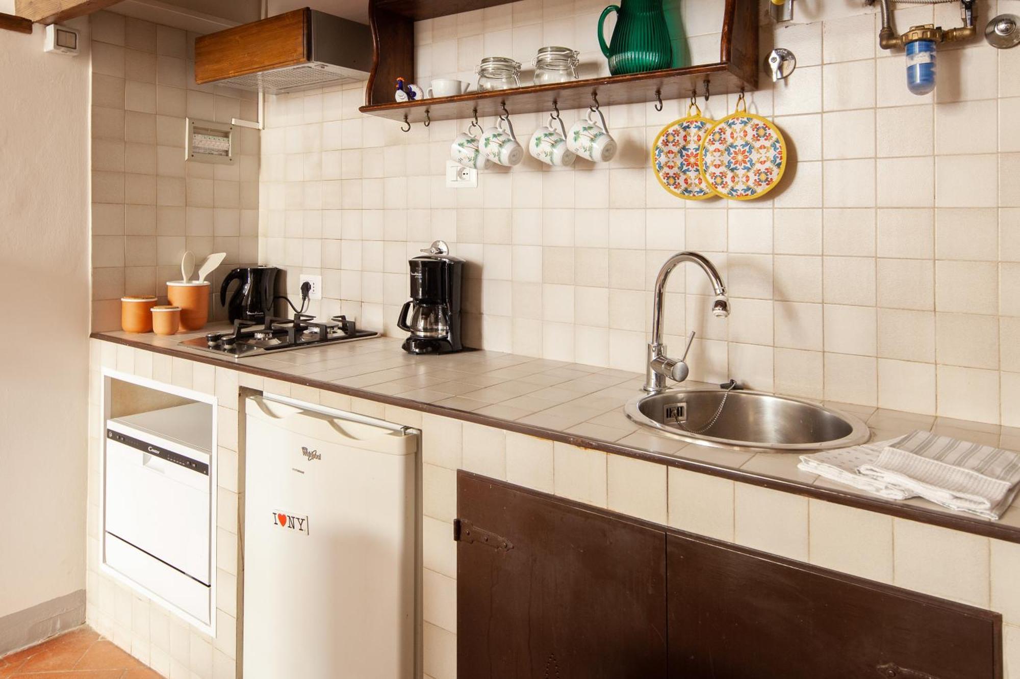 Aurora’s: Renaissance Suite, Aircondo Bdr *